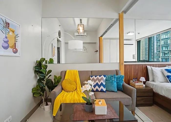 Free Welcome Breakfast, Bgc 1br, 300mbps Fiber, Steps To Mitsukoshi & Uptown, 19c2 Apartment *