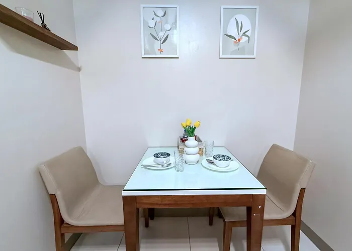 Apartment Free Welcome Breakfast, Bgc 1br, 300mbps Fiber, Steps To Mitsukoshi & Uptown, 19c2 *