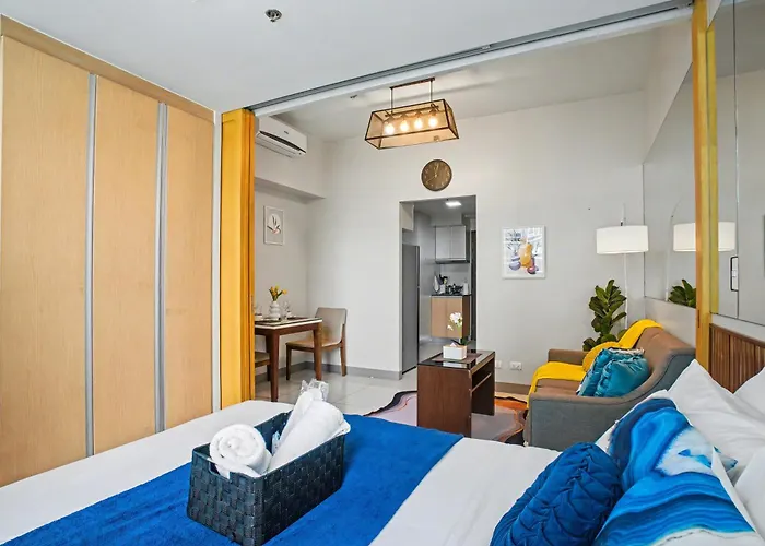 Apartment Free Welcome Breakfast, Bgc 1br, 300mbps Fiber, Steps To Mitsukoshi & Uptown, 19c2 *